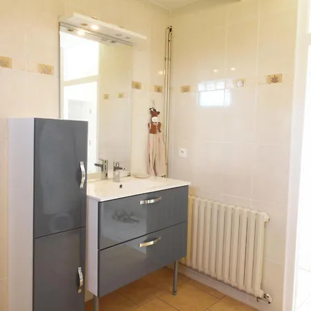 Charmante Maison Renovee A La Ferme Avec Jardin Clos - Fr-1-497-27 Semesterbostad Champosoult