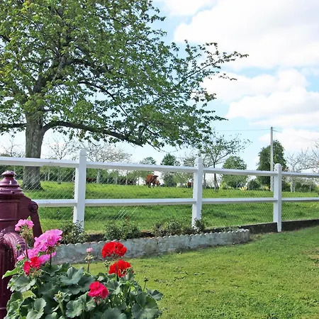Charmante Maison Renovee A La Ferme Avec Jardin Clos - Fr-1-497-27 Semesterbostad Champosoult