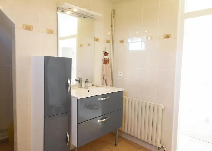 Charmante Maison Renovee A La Ferme Avec Jardin Clos - Fr-1-497-27 Ferienhaus Champosoult